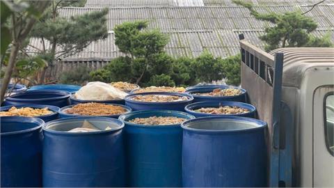 藍色塑膠桶驚見「÷乙」2字！諧音真相曝光…94萬網讚天才：是阿嬤口音