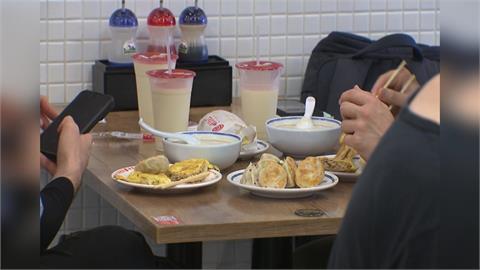 永和知名豆漿店爆食安問題！　托盤長蛆客崩潰