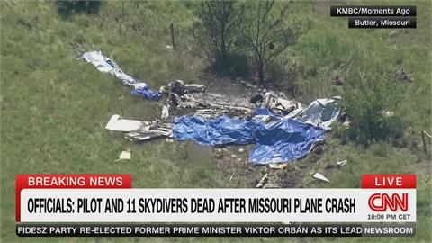 空難！美跳傘飛機墜毀釀12死　巴西直升機相撞6死、奧利弗樹疑罹難