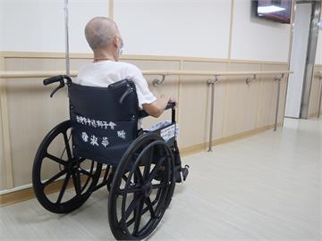 快新聞／傷口救星！ 台北醫院併用高壓氧治療 助截肢阿公爬樓梯出門