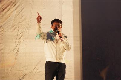快新聞／黃國昌英文致詞「告洋狀」！　高喊與賴清德政權「戰到底」