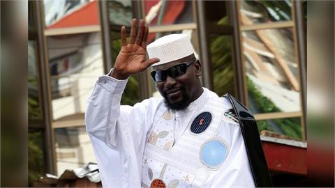 無強大對手競爭　幾內亞軍政府領袖頓波雅當選總統