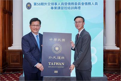 快新聞／勉勵外交及僑務新進人員　林佳龍：在風雨中綻放堅韌之花