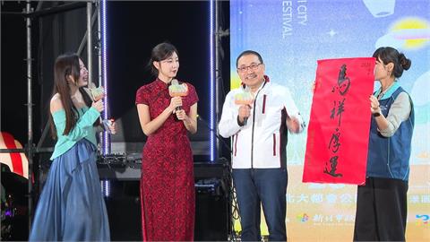 國民女神安芝儇「一身超美旗袍」　新北2026燈會開幕！合體市長侯友宜
