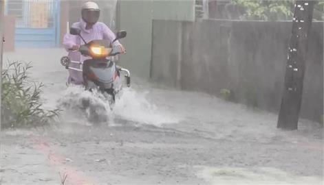 準颱蝴蝶朝「這方向移動」機率高！粉專曝「整日雷雨」強灌2地區：持續發展中