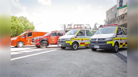 快新聞／新竹棒球場火燒車！女子疑縱火波及前後車輛