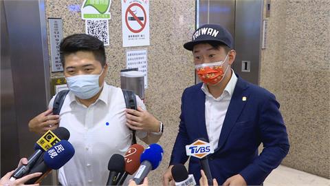 陳柏惟立法院巧遇顏寬恒　相敬如「冰」　臉書交鋒後很尷尬