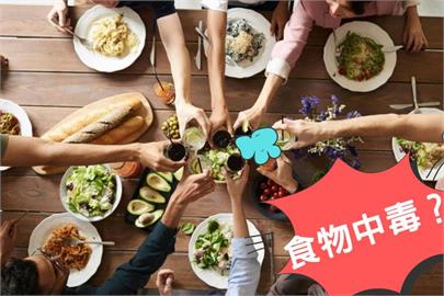 女友下廚害男友全家「掛急診」！網笑：進得了廚房上得了「靈堂」