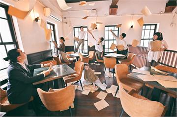 高雄春藝「環境舞蹈」 舊三和銀行、內惟迷霧森林變身劇場