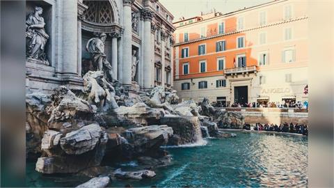 義大利古蹟收費又一椿 靠近羅馬特雷維噴泉須付2歐元
