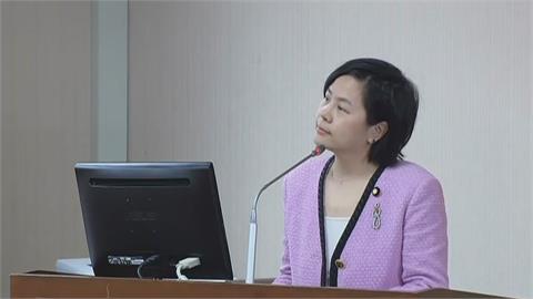 李貞秀3點名劉世芳踢鐵板　首登場上演「空氣質詢」