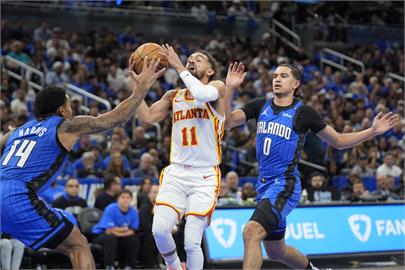 NBA(影)/「鷹王」楊心態炸裂遭連插2T驅逐出場 老鷹95:120被魔術戲弄
