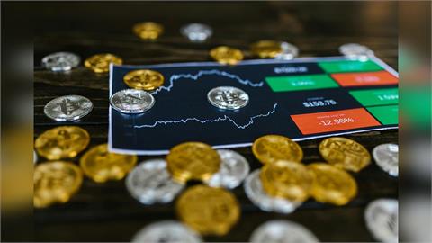 比特幣「創高後崩跌」吐光今年漲幅!12檔ETF受牽連⋯上演「世紀大拋售」