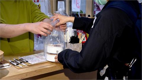 外帶食物放1小時「細菌量狂孳生8倍」！醫示警「悶著」更容易食物中毒