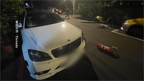 不滿賓士轎車違停！　酒醉男「安全帽+滅火器」猛砸賓士