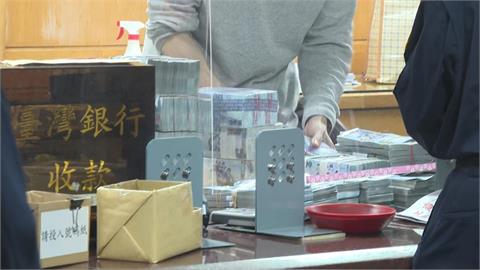 5小時籌3千萬！先前還哭窮？　沈慶京司機送錢到北院辦保