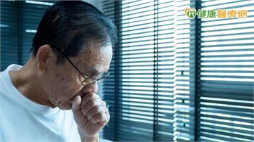 咳嗽超過2週別當感冒！醫警告：恐是結核病　早篩檢可防擴散