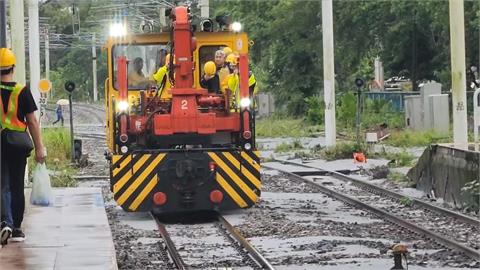 堰塞湖溢流光復車站軌道遭淹 列車恢復通行