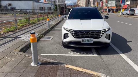 快新聞／宜蘭智慧停車「有漏洞」！　格子外停免繳費恐佔機車道