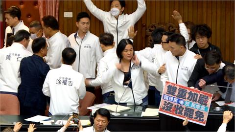 陳玉珍「議場露內衣」事件延燒　綠委怒：韓國瑜接受嗎？