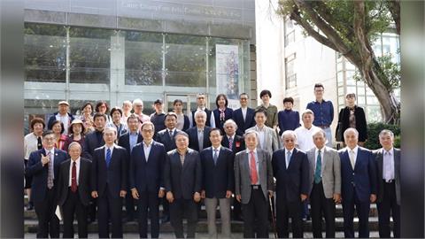 【淡江傳真】「筆韻淡江．e畫萬象」藝術展 張炳煌領銜 黃光男也樂學智慧e筆