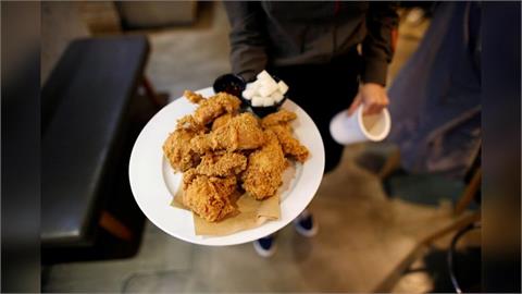 南韓球迷看足球配炸雞！ 店家提前「早八營業」搶商機