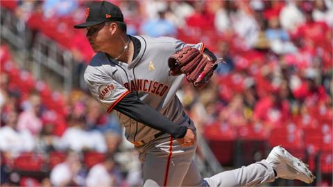 MLB(影)／正親眼見證他的潛力！巨人投手教練盛讚鄧愷威進步明顯