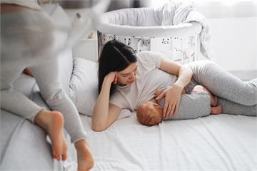 產後最怕「石頭奶」變乳腺炎！醫揭乳腺炎「3成因」、治療「3大方針」