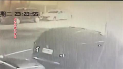 男撞路邊2轎車棄車逃逸　目擊民眾：渾身酒味疑酒駕