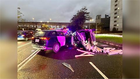 快新聞／桃園贓車駕駛拒檢狂飆！擦撞翻車受困　車內驚見毒品吸食器
