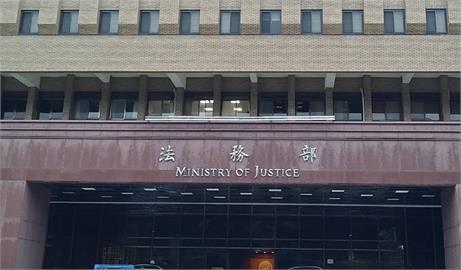 快新聞／田山盛國騎車直衝大廳開嗆「部長在不在」　法務部回應了