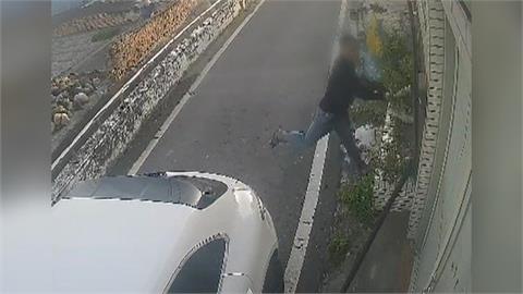 疑未漲價遭認定「搶生意」　花生採收工遭砸房屋、貨車