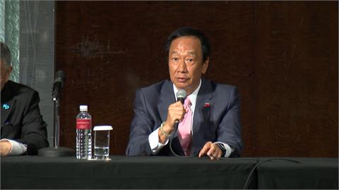侯友宜曝光簡訊「郭需要找理由退選」　柯文哲嗆：通常是名嘴側翼在做的事