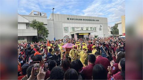 不要口渴才喝水！白沙屯媽祖進香「5狀況超常見」專家曝護體秘訣：減輕負擔