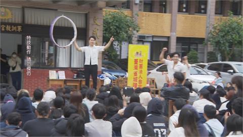 雜技團「撼動H.D.A」高難度表演 成員挑高顏值「小鮮肉」
