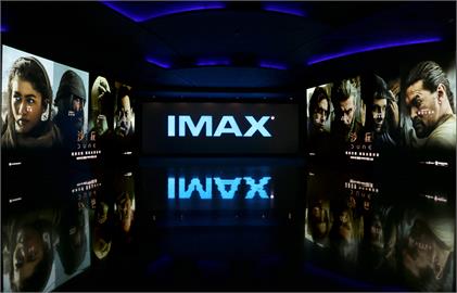 史詩巨作《沙丘》IMAX大銀幕搶先體驗 巨型沙蟲震撼現身　漢斯季默配樂建構新世界