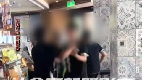 火爆片！　醉男疑在店內滋擾客人　超商店員霸氣制止
