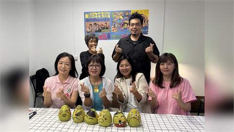 快新聞／中秋柚子對決！陳品安、林月琴互畫肖像　喊話翻轉苗栗76年政治版圖