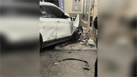 快新聞／無辜路人遭撞飛！雙B彰化街頭猛力撞進超商　驚悚影片曝