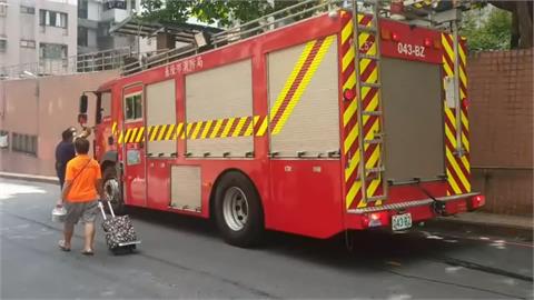 消防車救火反被撞！小黃司機擦撞後肇逃