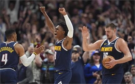 NBA(影)／小丑中鋒Jokic創大三元紀錄　金塊主場險勝獨行俠
