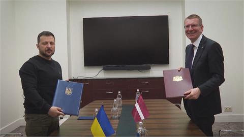 赴立陶宛參加峰會　澤倫斯基與拉脫維亞簽安全協議