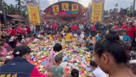 中元節盛事！　屏東四孤搶粄、恆春豎孤棚熱鬧滾滾