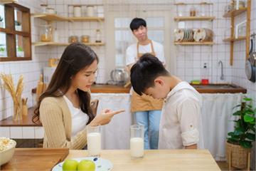 聽懂AI教父黃仁勳在說什麼的我們 都該抱抱自己！2大妙招教妳回應來自父母的制約