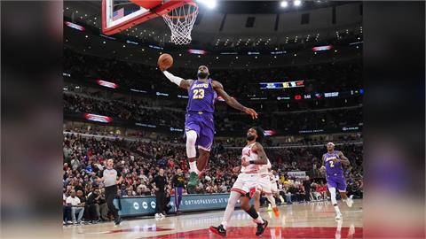 NBA(影)／詹皇最後一年會回家鄉打球嗎？得先看克里夫蘭球迷買不買帳