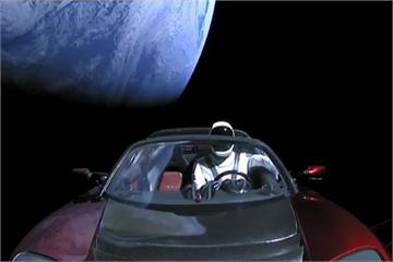人類創舉！SpaceX讓特斯拉跑車上太空
