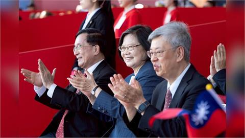 快新聞／國慶大會同框朱立倫、陳水扁　蔡英文：展現團結台灣的時刻