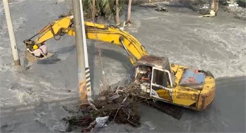 台東金崙溪水位暴漲　附近部落逾百戶連2天大停電