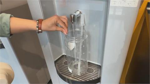 每天下班裝3罐水回家賺爛？他實際算「超低成本」笑：自以為佔便宜