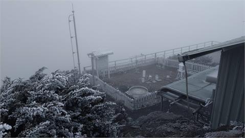 入冬第二波冷氣團！　玉山現「霧淞美景」　氣象署曝初雪時機